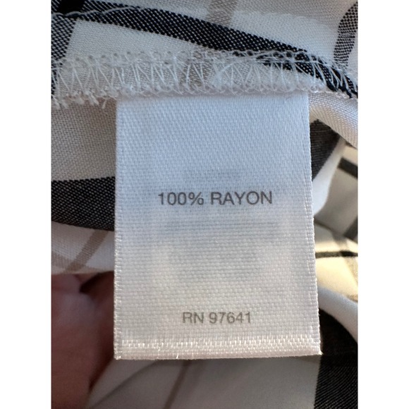 J. Jill Long Sleeve Shirt Size XL Petite Black‎ White Tan Windowpane Plaid NEW - Picture 9 of 10